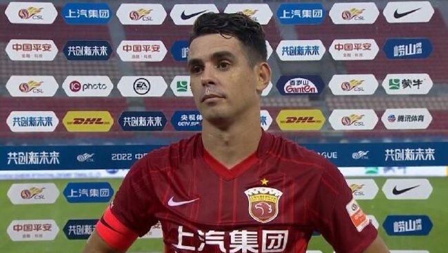枪手出线&塞维遭淘汰 曼联米兰命悬一线欧冠小组赛第5轮全部战罢，今日比赛A组加拉塔萨雷3-3曼联、拜仁0-0哥本哈根；B组塞维2-3埃因霍温、阿森纳6-0朗斯，C组皇马4-2那不勒斯、布拉加1-1柏林联合，D组本菲卡3-3国米，皇家社会0-0萨尔茨堡。